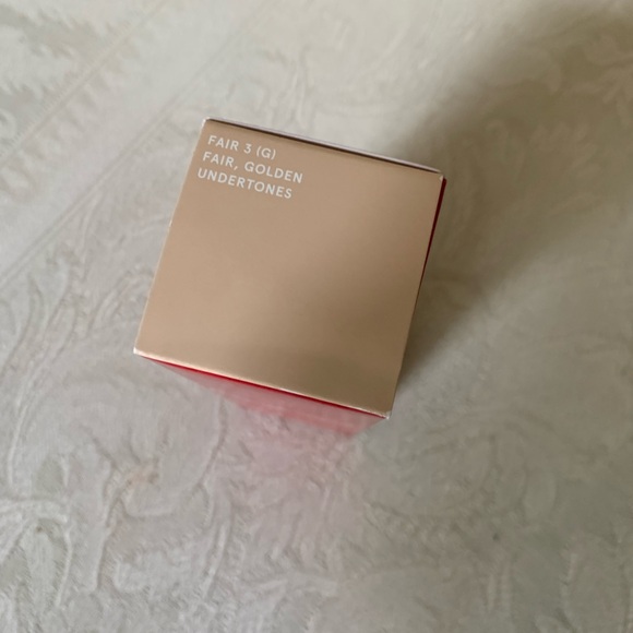 One/Size Beauty Turn up the Base Blurring Foundation Fair 3 BNIB - Picture 3 of 14